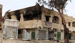 Libyjský stát se pomalu propadá do chaosu a hrozí reálné nebezpe�í, �e se...