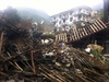 Záchranái hledají peiví v epicentru zemtesení v provincii Jün-nan na jihu...
