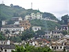 Zpustoené budovy v jihoínské provincii Jün-nan po nedlním zemtesení o síle...