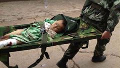 Evakuace zran�ných po ni�ivém zem�t�esení o síle 6,1 stupn�