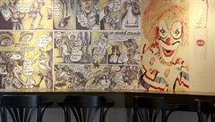 Ne� podnikatelé otev�eli první z jejich kaváren, rozjeli se oba podnikatelé do...