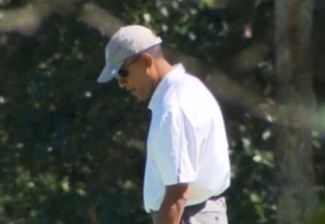 Barack Obama si na dovolené zahrál golf.
