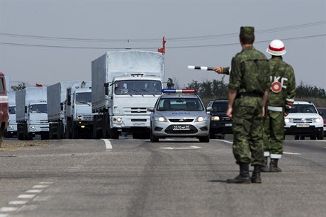 Ruský humanitární konvoj pekroil hranice Ukrajiny.