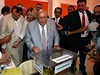 K volbám dorazil také bávalý turecký prezident a nejdéle psobící premiér...
