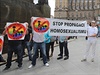 Protest odprc pochodu homosexuál Prague Pride na Václavském námstí v Praze.