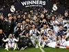 Fotbalisté Realu Madrid s trofejí.