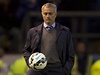 Trenér Chelsea José Mourinho bhem prního utkání nového roníku.