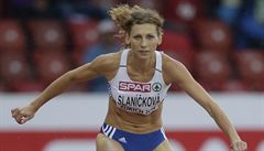 Slovenka Lucie Slaníková pi závod na 400 metr pekáek.