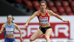 Momentka ze závodu 400 metr pekáek. Na snímku Denisa Rosolová z eska.