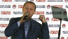 Erdogan se zbavil dalch pion v adch policie. Nen to konec, hroz 