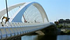 Prce na novm Trojskm most finiuj. Oteve se zatkem jna