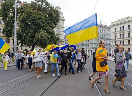 Oslavy Dne nezávislosti Ukrajiny v ulicích Prahy, 24.8. 2014.