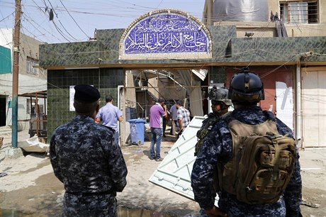 Irácké bezpenostní jednotky na míst útoku (ilustraní snímek).