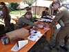 Rekonstruovaný tábor s. samostatné obrnné brigády ve Francii. Jednotka pod...