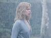 Nicole Kidman jako Christine, která trpí ztrátou pamti,  ve filmu Dív ne...