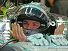 NEVINNÝ? Nico Rosberg poádn zkomplikoval spolupráci pilot mercedesu.