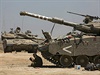 Jednotky izraelské armády udrují pozice poblí hranic s Pásmem Gazy.