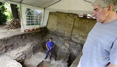 Ladislav Varadzin (vlevo) z Archeologického ústavu Akademie v�d �R a archeolog...