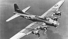 Americký bombardér B-17 "Létající pevnost“, který američané využívali v průběhu... | na serveru Lidovky.cz | aktuální zprávy