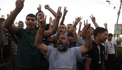 Palestinci oslavují vyhlá�ení p�ím��í v Pásmu Gazy.