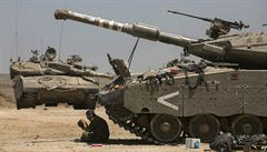 Jednotky izraelské armády udržují pozice poblíž hranic s Pásmem Gazy. | na serveru Lidovky.cz | aktuální zprávy