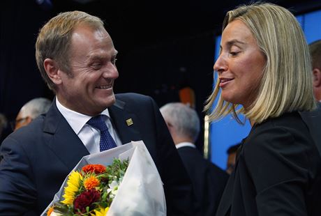 Nový pár v ele Evropské rady. Donald Tusk, nový prezident Evropské rady, a...