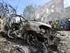 Útok islamist v Somálsku - vrak auta po útoku.