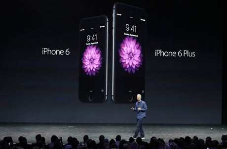 Apple CEO Tim Cook pedstavuje nov iPhone 6 a iPhone 6 Plus