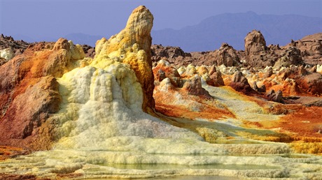 Po výbuchu sopky Dallol se okolní poušť Danakil rozzářila barvami.