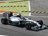 Nico Rosberg (vpravo) b�hem závodu formule 1 v Monze.