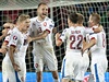 Čeští reprezentanti slaví vítězný gól nad Nizozemskem.