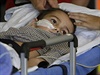 Ptiletý britský chlapec Ashya King po píjezdu do nemocnice v praském Motole.