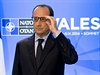 Francouzský prezident Francois Hollande se pipravuje k projevu na summitu NATO...