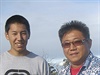Kenneth Bae a jeho syn Jonathan