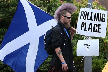 Skotské referendum: obyvatelé rozhodují o budoucnosti zem.
