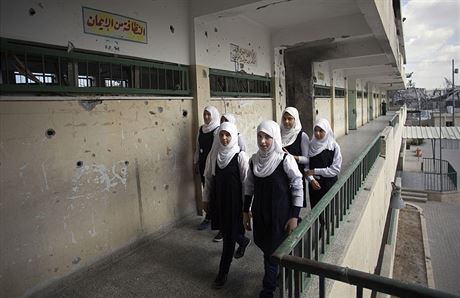 Cílem izraelských odposlech se mohou stát i nevinné palestinské studentky.