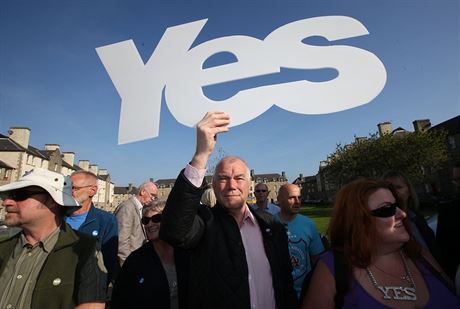 Ano samostatnému Skotsku! Setkání stoupenc odtrení Skotska od Británie.