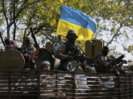 Ukrajintí vojáci v okolí msta Kramatorsk.