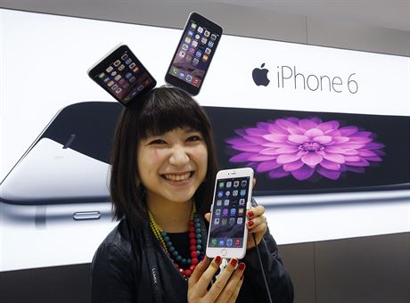 Uvedení nového iPhonu na japonský trh.