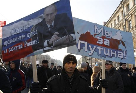 Demonstrace na podporu Vladimira Putina v Petrohrad (archivní snímek z roku...