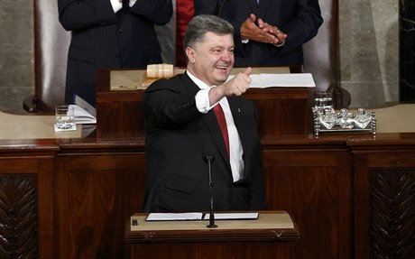 Ukrajinský prezident Petro Poroenko promluvil v americkém Kongresu.