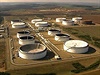 Zásobníky spolenosti Mero, v nich SSHR skladuje zásoby ropy