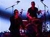 lenové U2 Bono a Larry Mullen Jr. na vystoupení v Cupertinu.