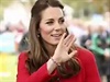 Vévodkyn Kate má náramek z loom bands.