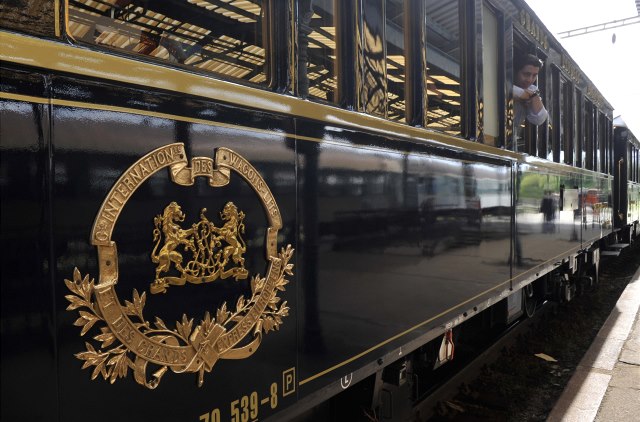 Francouzi by rádi p�edstavili legendární Orient Express v novém kabát�. Stylov�...