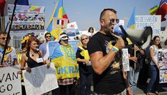 Francouzi protestují proti kontraktu na prodej Mistral�.