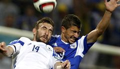 Hlavi�kový souboj. Tino-Sven Su�i� (vlevo) vs. Christofi.