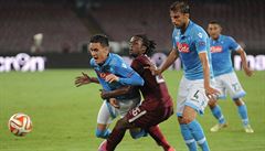 José María Callejón v souboji se spar�anem Costou.