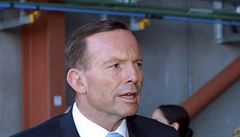 Australský premiér Tony Abbott s písluníky australského letectva.