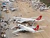 Letadla Turkish Airlines na Airshow v Istanbulu.